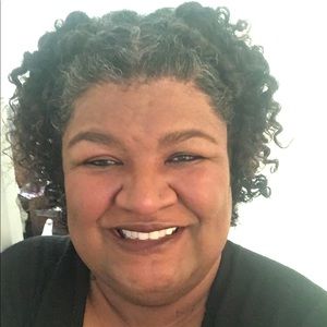 Meet your Posher, Roxanne